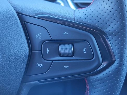 Used 2025 Chevrolet Trax RS image 13