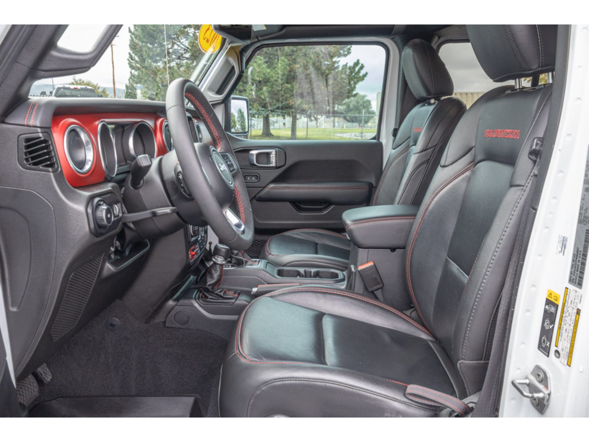 Used 2023 Jeep Wrangler Unlimited Rubicon AWD/4WD image 15