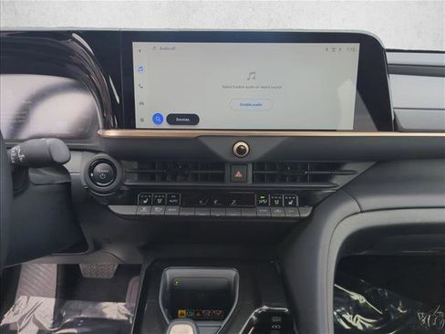 Certified 2025 Toyota Crown Limited image 16