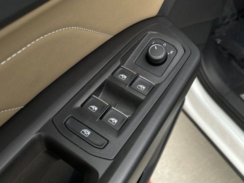 Used 2022 Volkswagen Atlas Cross Sport SE w/ Panoramic Sunroof Package image 10