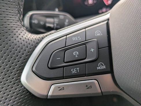 Used 2025 Volkswagen Tiguan SE R-Line AWD/4WD image 15