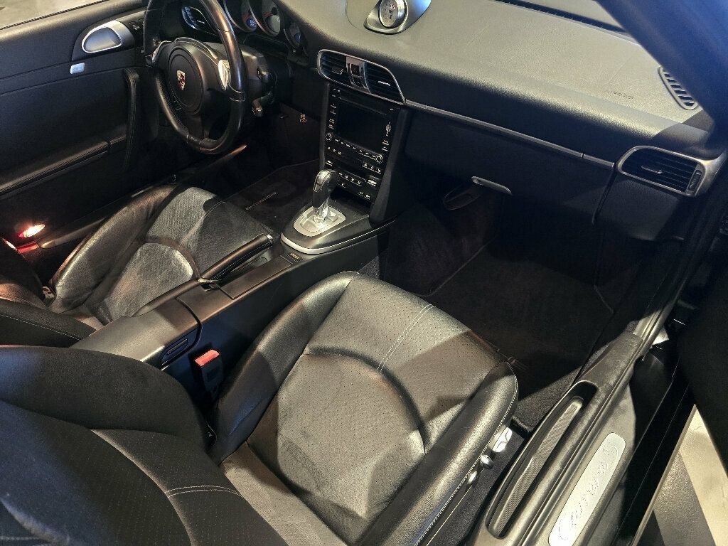 Used 2012 Porsche 911 Cabriolet image 17