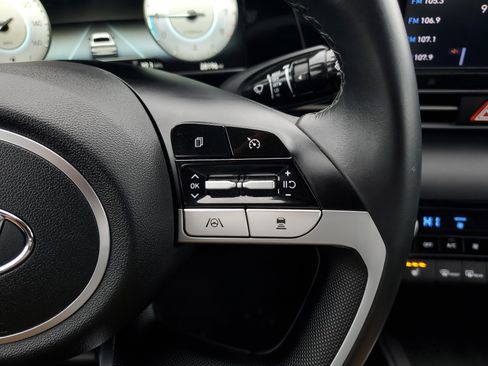 Used 2022 Hyundai Elantra SEL w/ Convenience Package image 21