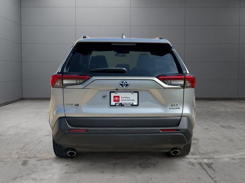 Used 2020 Toyota RAV4 XLE w/ All Weather Liner Package AWD/4WD image 4