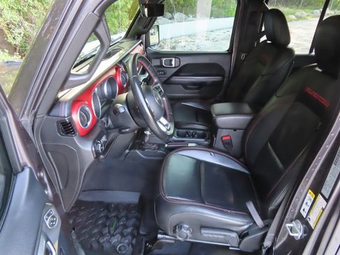 Used 2018 Jeep Wrangler Unlimited Rubicon image 28