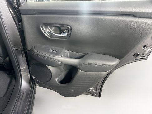Used 2025 Honda HR-V LX image 27
