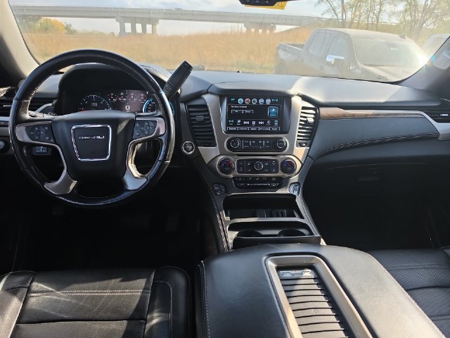 Used 2019 GMC Yukon XL Denali w/ Denali Ultimate Package AWD/4WD image 6