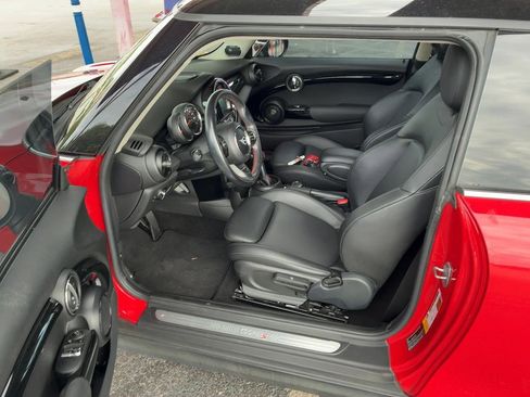Used 2019 MINI Cooper S w/ Premium Package image 3