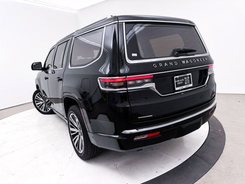 Used 2022 Jeep Grand Wagoneer Series III w/ Flexible Seating Group image 9
