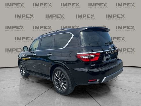 Used 2024 Nissan Armada Platinum w/ Captain's Chairs Package image 3