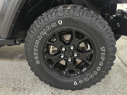 Used 2022 Jeep Wrangler Sport AWD/4WD image 13
