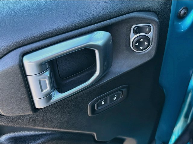 Used 2019 Jeep Wrangler Sport AWD/4WD image 18