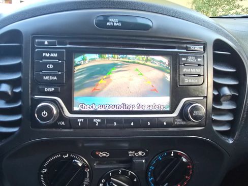 Used 2017 Nissan Juke S FWD image 19