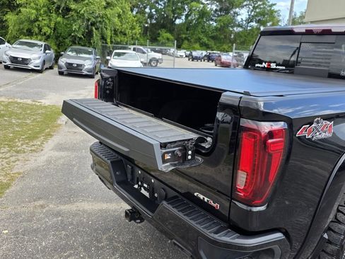 Used 2023 GMC Sierra 1500 AT4 w/ AT4 Premium Package AWD/4WD image 46