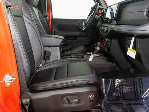 New 2026 Jeep Wrangler Unlimited Rubicon AWD/4WD image 38