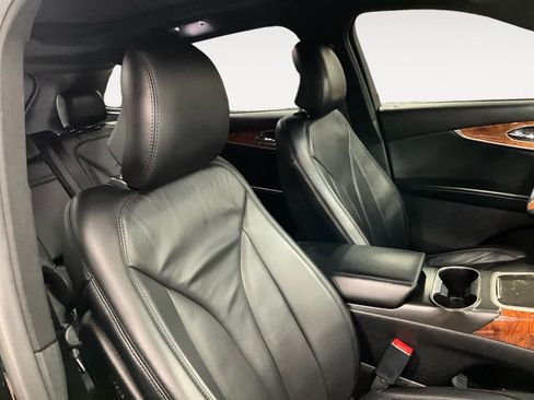Used 2017 Lincoln MKX Select w/ Select Plus Package FWD image 15
