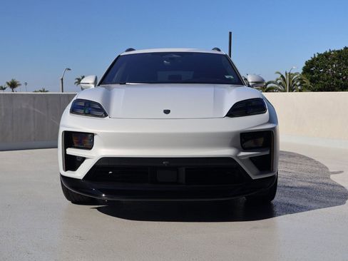 New 2026 Porsche Macan Turbo Electric image 6