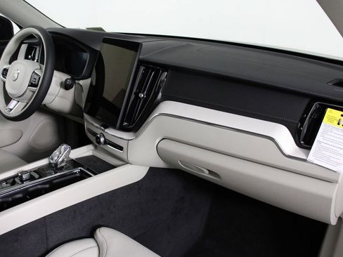 New 2026 Volvo XC60 T8 Ultra w/ Protection Package Premier image 9