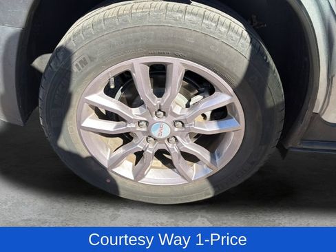 Used 2023 GMC Terrain SLT FWD image 12