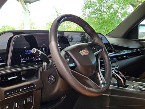 Used 2024 Cadillac Escalade Premium Luxury w/ Performance Package AWD/4WD image 10