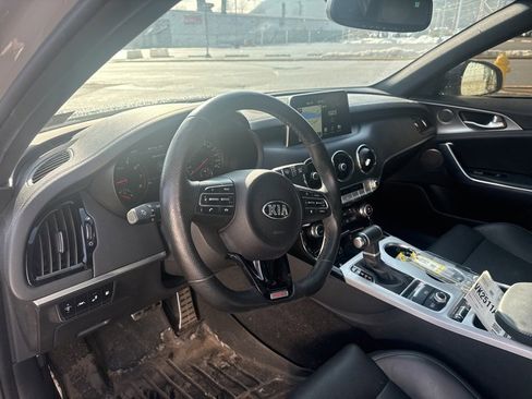Used 2019 Kia Stinger GT1 image 12