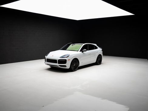 Used 2021 Porsche Cayenne GTS AWD/4WD image 84