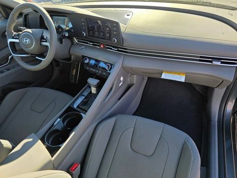 New 2026 Hyundai Elantra SEL Sport Premium FWD image 9