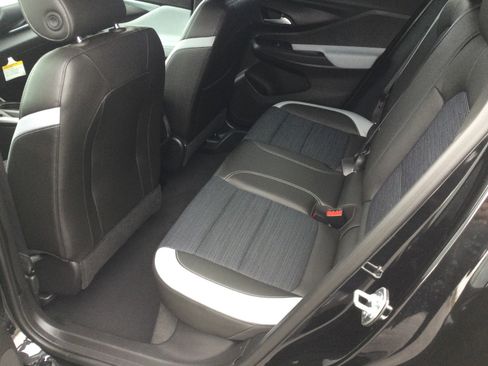 Used 2025 Buick Envista Preferred w/ Convenience I Package FWD image 13