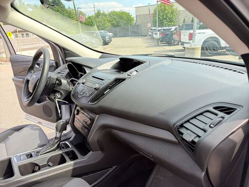 Used 2017 Ford Escape SE AWD/4WD image 19