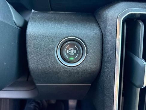 Used 2025 GMC Acadia Elevation image 17