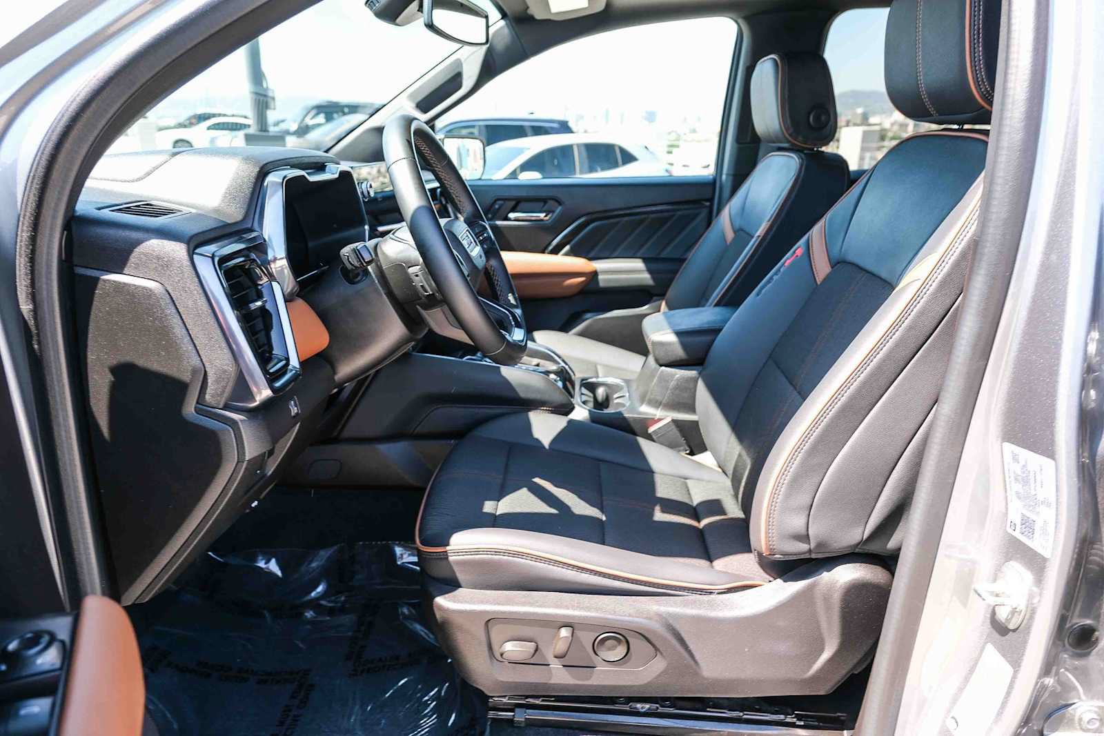 Used 2023 GMC Canyon AT4 w/ Technology Package AWD/4WD image 20