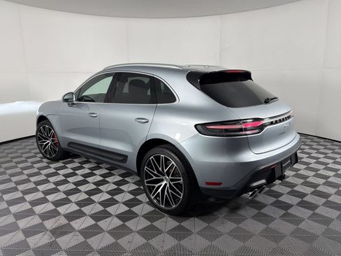 Certified 2023 Porsche Macan S AWD/4WD image 3