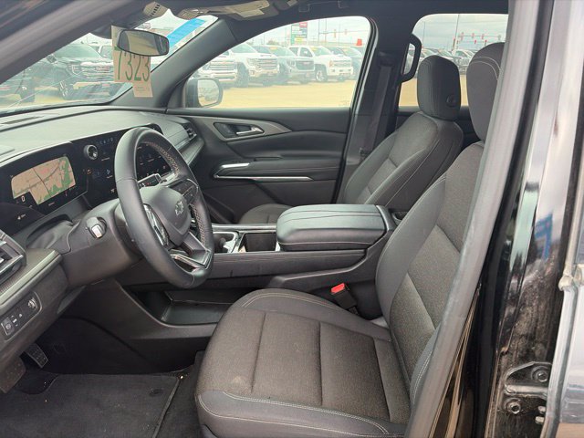 Used 2026 Chevrolet Traverse LT w/ Midnight/Sport Edition FWD image 6