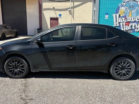 Used 2018 Toyota Corolla LE image 6