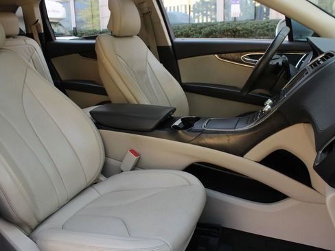 Used 2016 Lincoln MKX Reserve w/ Driver Assistance Package AWD/4WD image 28