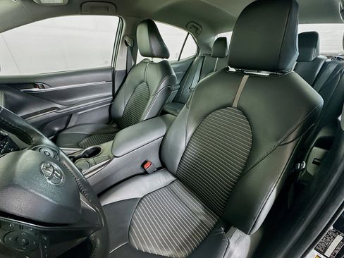 Used 2024 Toyota Camry SE image 13