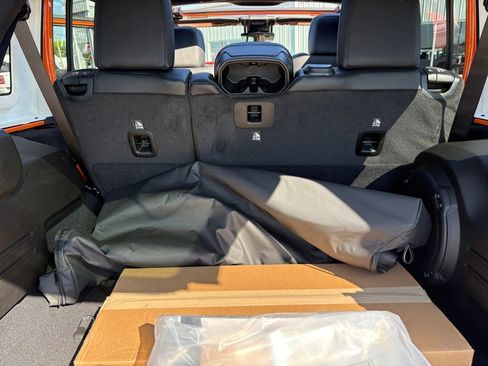 New 2025 Jeep Wrangler Unlimited Rubicon 392 image 19