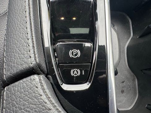 Used 2022 Volvo XC90 T6 Momentum w/ Advanced Package image 28