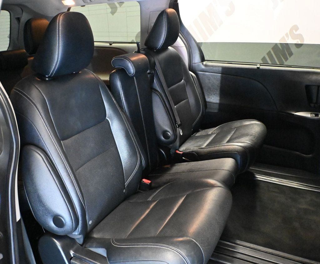Used 2017 Toyota Sienna SE FWD image 18