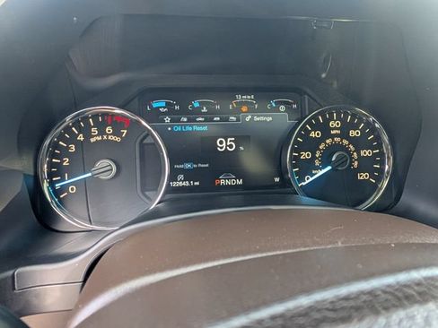 Used 2018 Ford F150 King Ranch w/ Equipment Group 601A Luxury AWD/4WD image 22