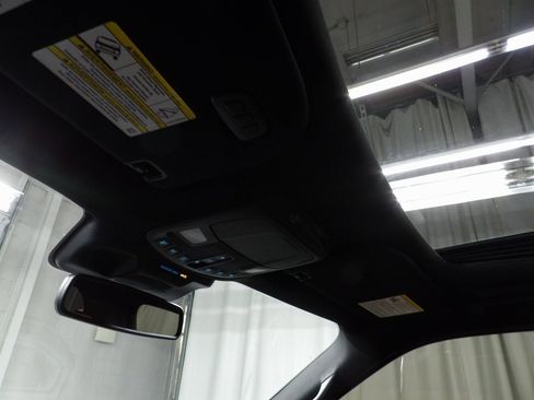 Used 2024 Ford Expedition Platinum image 21