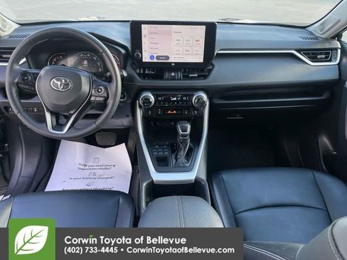Used 2023 Toyota RAV4 XLE Premium image 11
