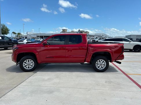 Used 2026 Toyota Tacoma SR5 AWD/4WD image 4