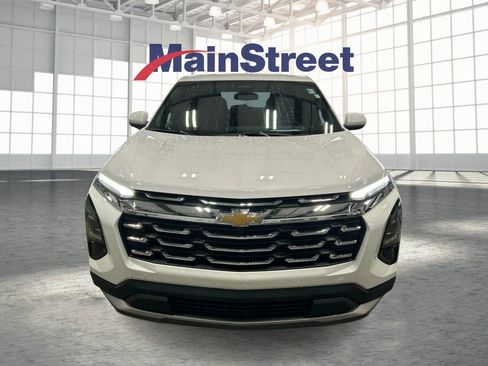 Used 2026 Chevrolet Equinox LT FWD image 8
