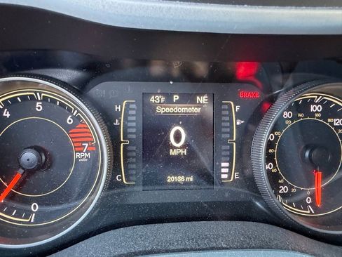 Used 2018 Jeep Cherokee Latitude Plus image 15