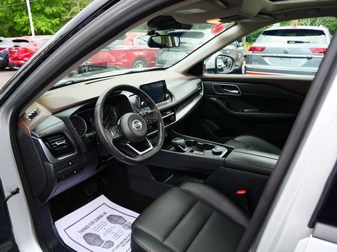 Used 2021 Nissan Rogue SV w/ Premium Package AWD/4WD image 9