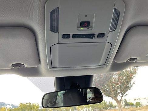 Used 2024 Toyota Highlander LE image 24