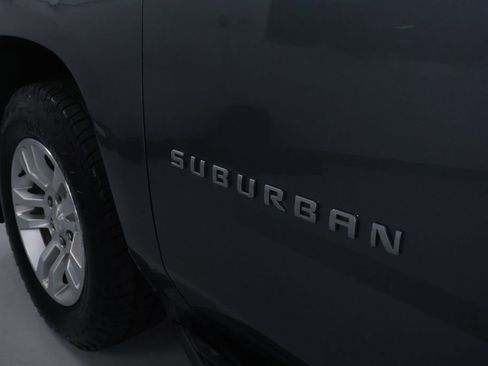 Used 2019 Chevrolet Suburban LT image 10