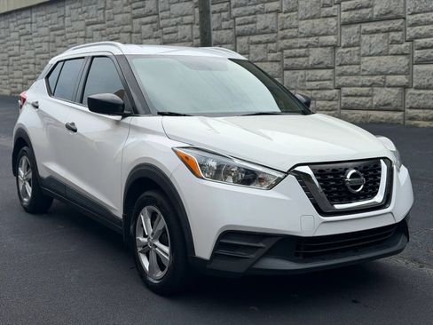 Used 2019 Nissan Kicks S FWD image 6