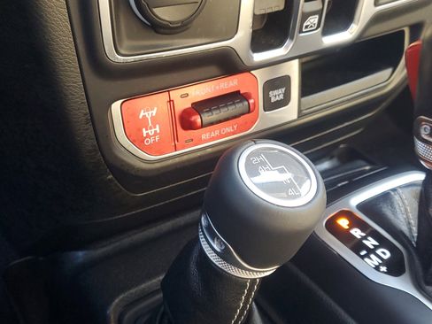 Used 2019 Jeep Wrangler Unlimited Rubicon image 32